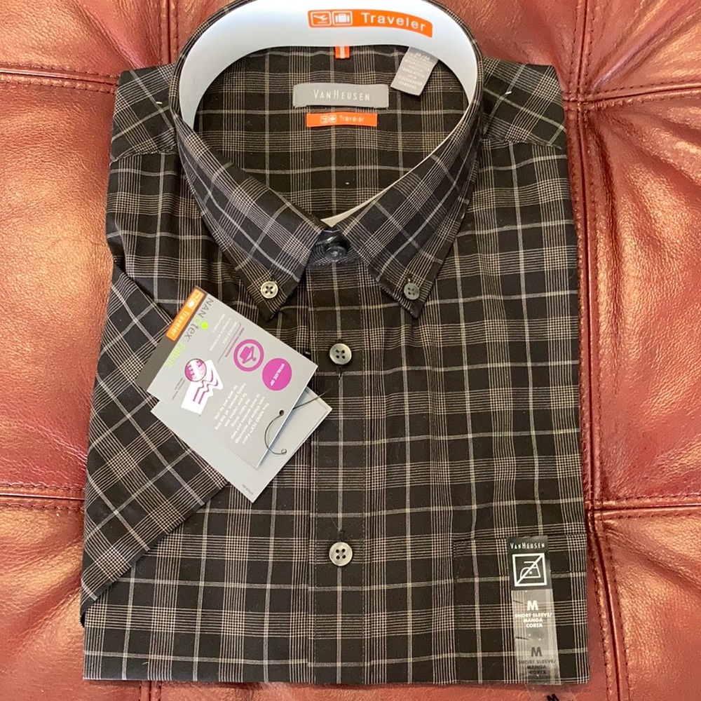 NWT Van Heusen Black & Tan Plaid Short Sleeve Men’s Button Down Size Medium